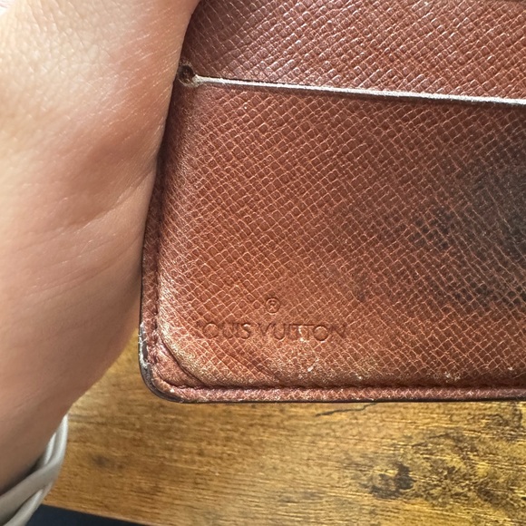 Louis Vuitton Bifold Wallet - Picture 6 of 11